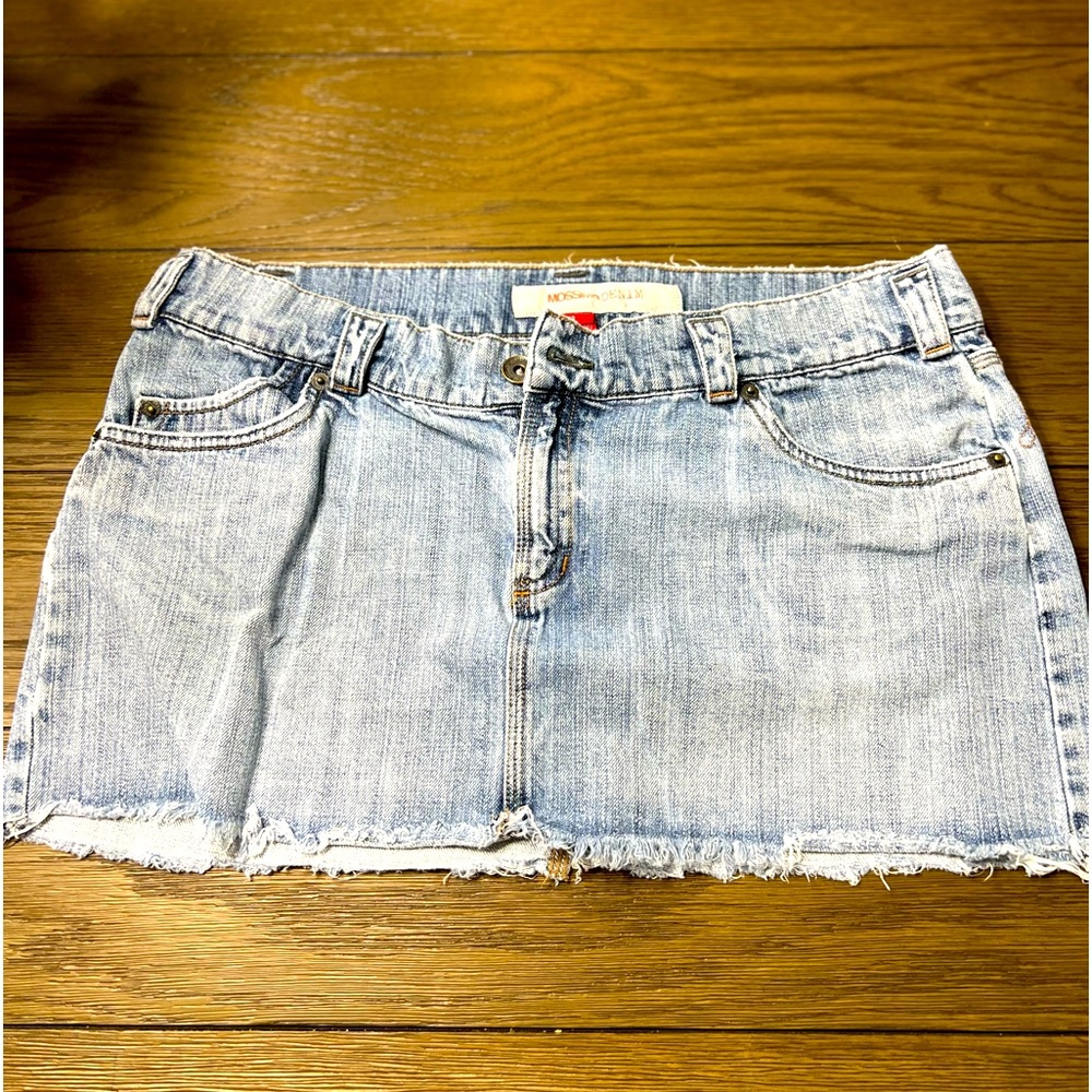 🎀 $10 or 3 / $25 🛍️! Mossimo micro-mini jean skirt. Gently used. Size 13.
